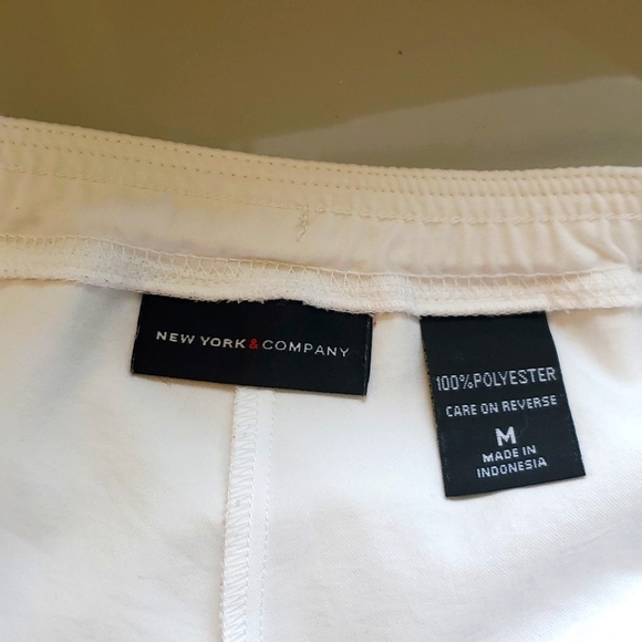 White & Aqua, New York & Company skort, size M - Picture 5 of 6